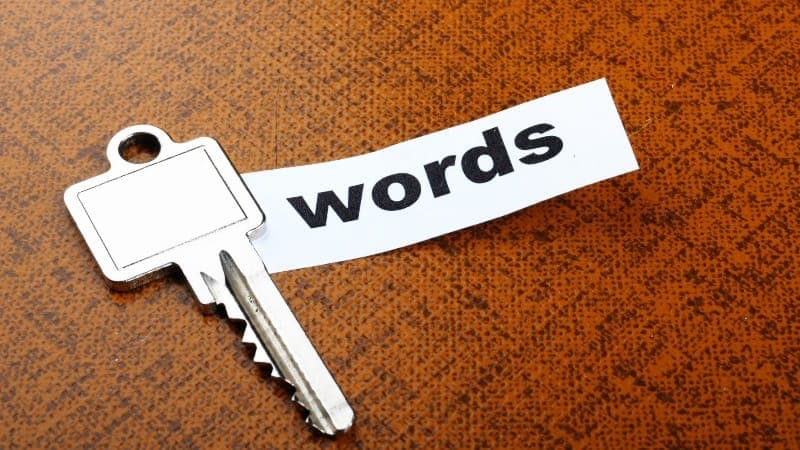 How to Find Competitors Keywords Effectively