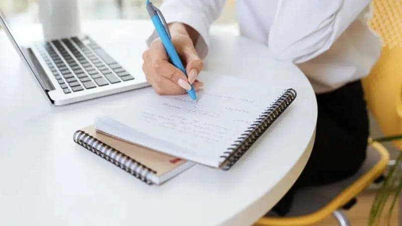 What Are Ghostwriting Services and How Do They Work?
