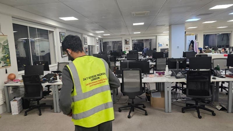 How To Choose Emergency Movers Near Me Camden Town | London
